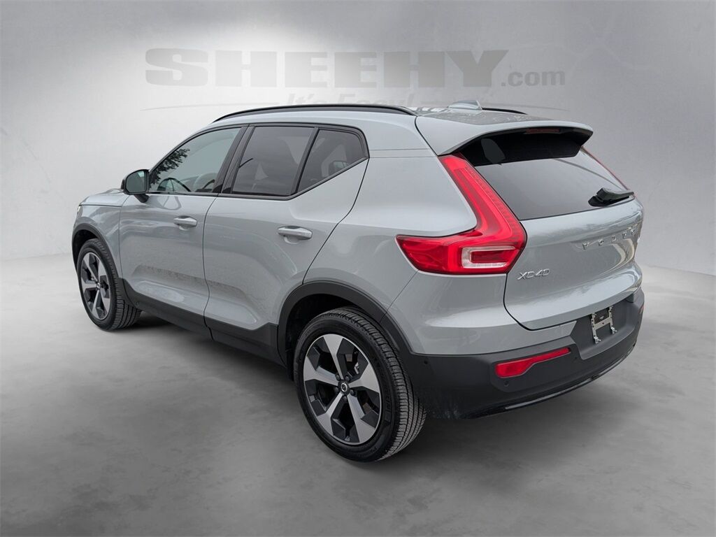 2025 Volvo XC40 B5 Plus Dark Theme Hunt Valley MD