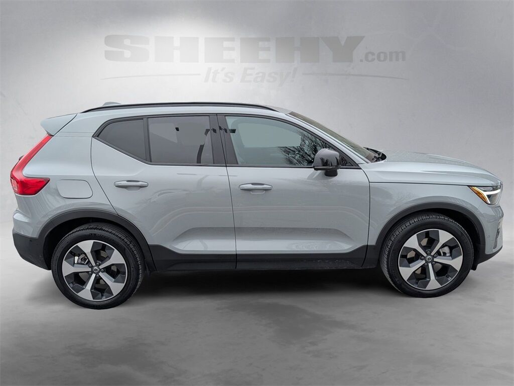 2025 Volvo XC40 B5 Plus Dark Theme Hunt Valley MD