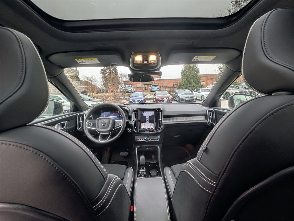 2025 Volvo XC40 B5 Plus Dark Theme Hunt Valley MD