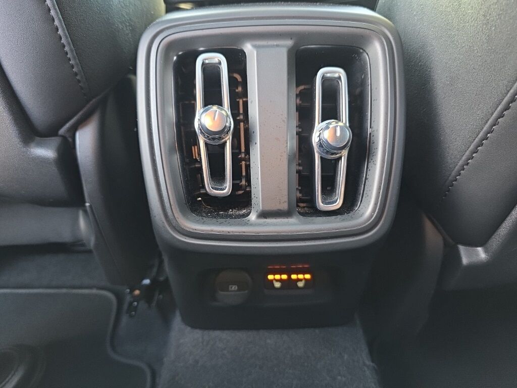 2025 Volvo XC40 B5 Plus Dark Theme Hunt Valley MD