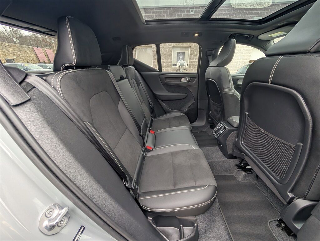 2025 Volvo XC40 B5 Plus Dark Theme Hunt Valley MD