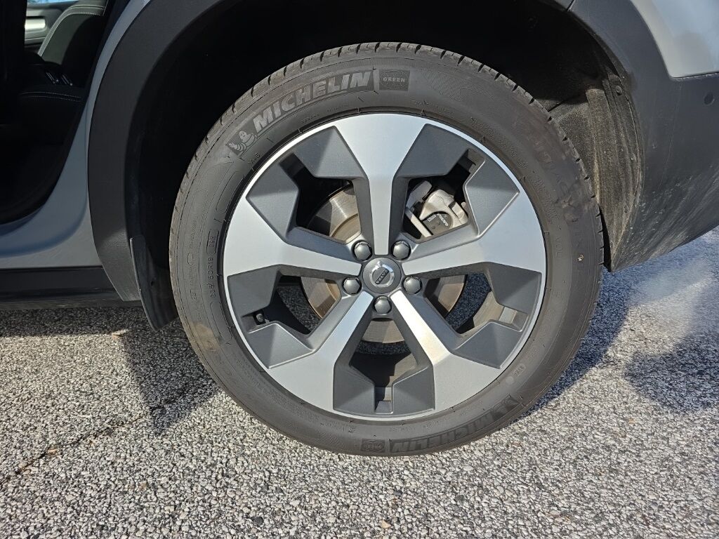 2025 Volvo XC40 B5 Plus Dark Theme Hunt Valley MD