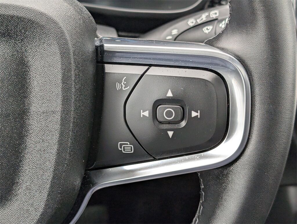 2025 Volvo XC40 B5 Plus Dark Theme Hunt Valley MD