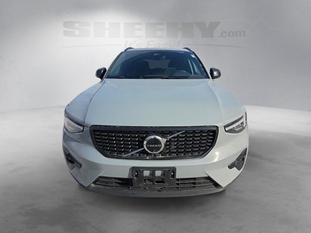 2025 Volvo XC40 B5 Plus Dark Theme Hunt Valley MD