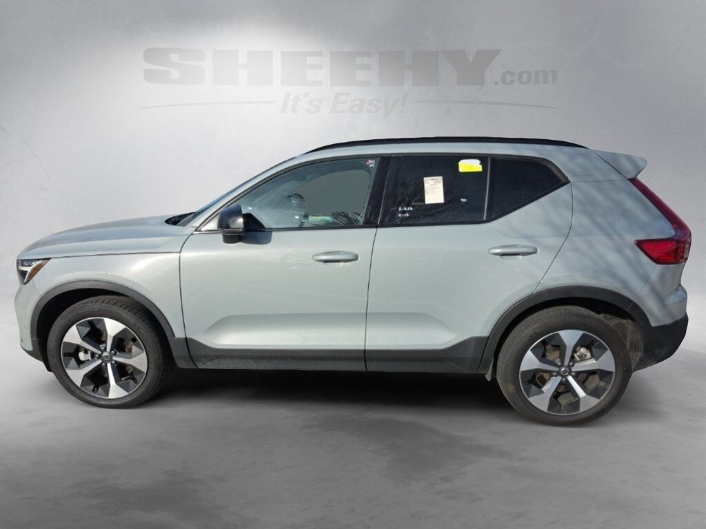 2025 Volvo XC40 B5 Plus Dark Theme Hunt Valley MD