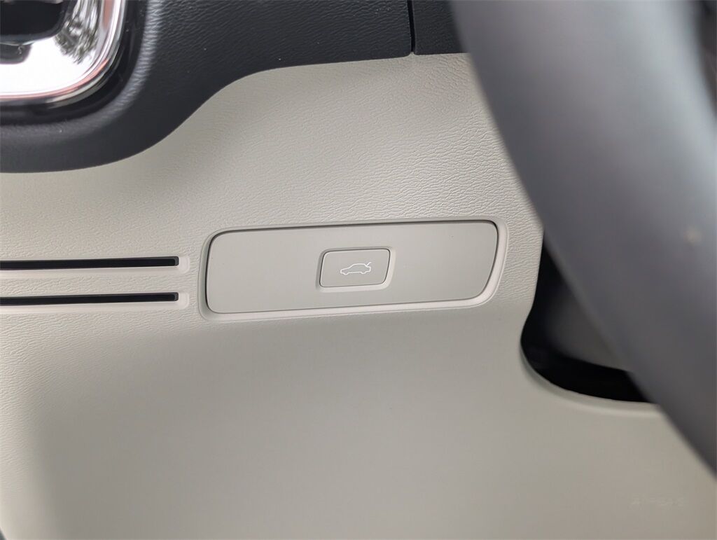 2025 Volvo XC40 B5 Plus Dark Theme Hunt Valley MD