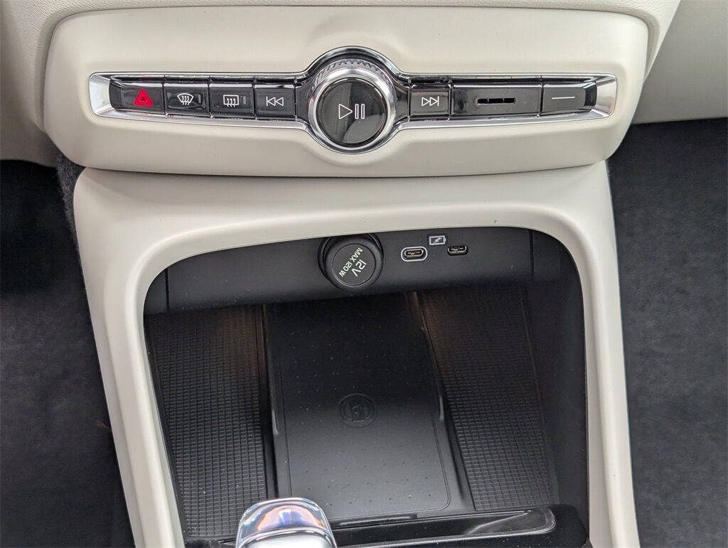 2025 Volvo XC40 B5 Plus Dark Theme Hunt Valley MD