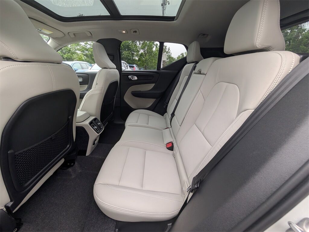 2025 Volvo XC40 B5 Plus Dark Theme Hunt Valley MD