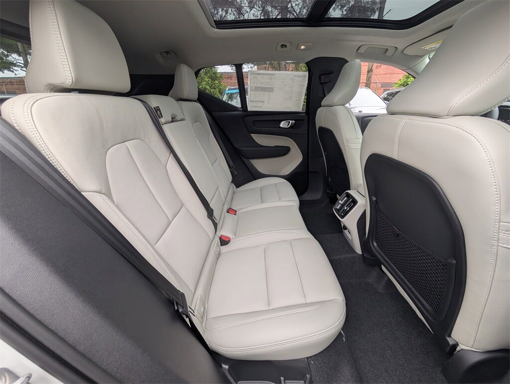 2025 Volvo XC40 B5 Plus Dark Theme Hunt Valley MD
