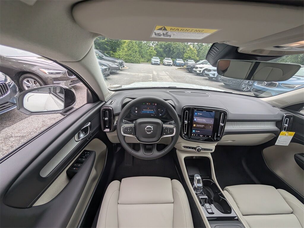 2025 Volvo XC40 B5 Plus Dark Theme Hunt Valley MD