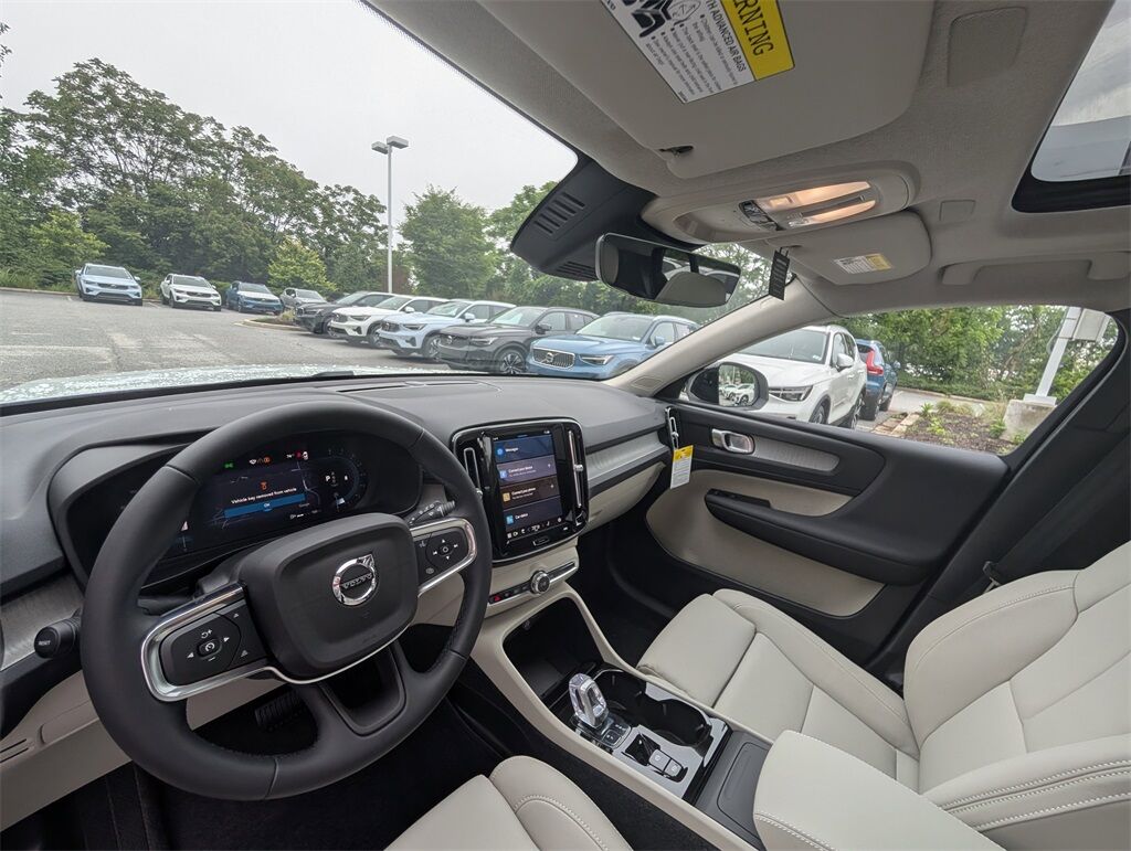 2025 Volvo XC40 B5 Plus Dark Theme Hunt Valley MD