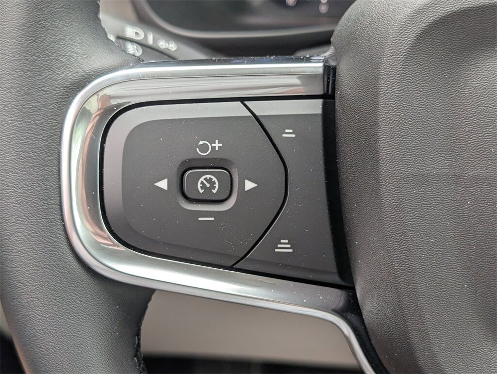 2025 Volvo XC40 B5 Plus Dark Theme Hunt Valley MD