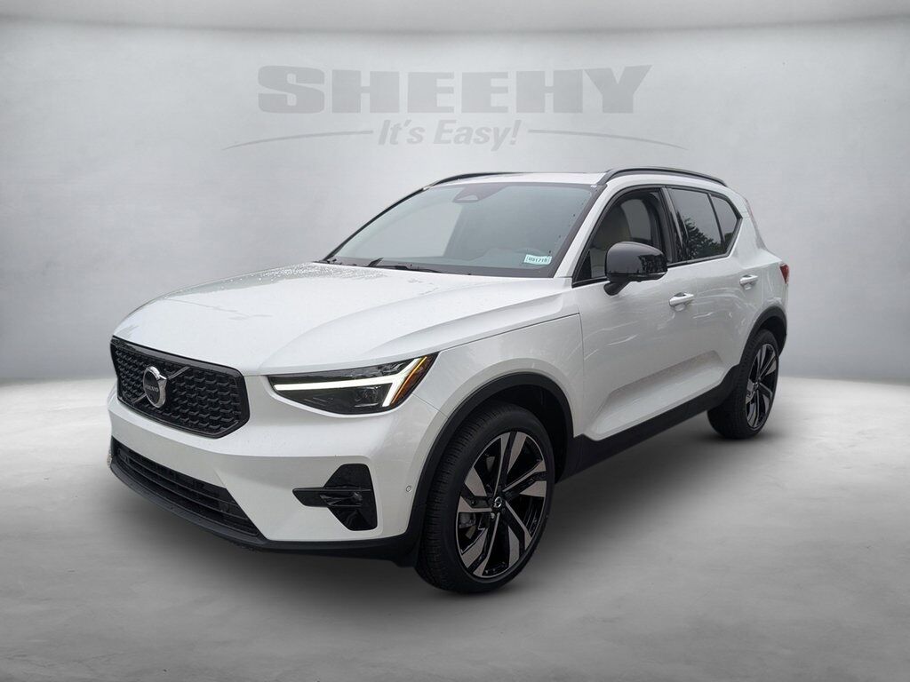 2025 Volvo XC40 B5 Plus Dark Theme Hunt Valley MD