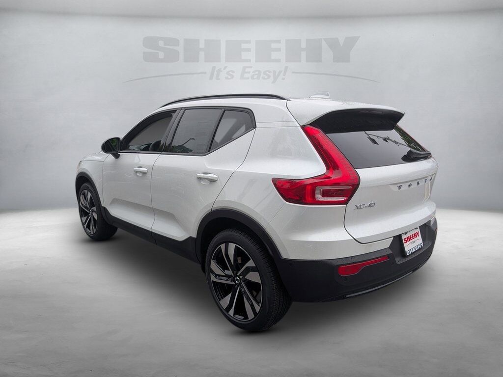 2025 Volvo XC40 B5 Plus Dark Theme Hunt Valley MD