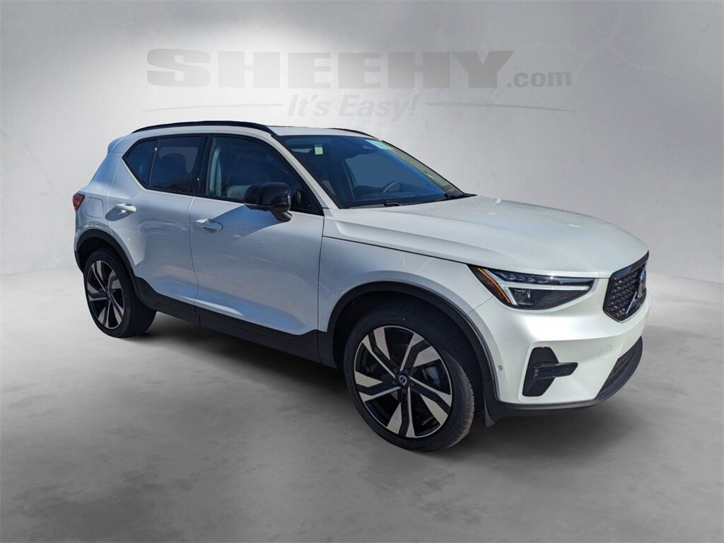 2025 Volvo XC40 B5 Plus Dark Theme Hunt Valley MD