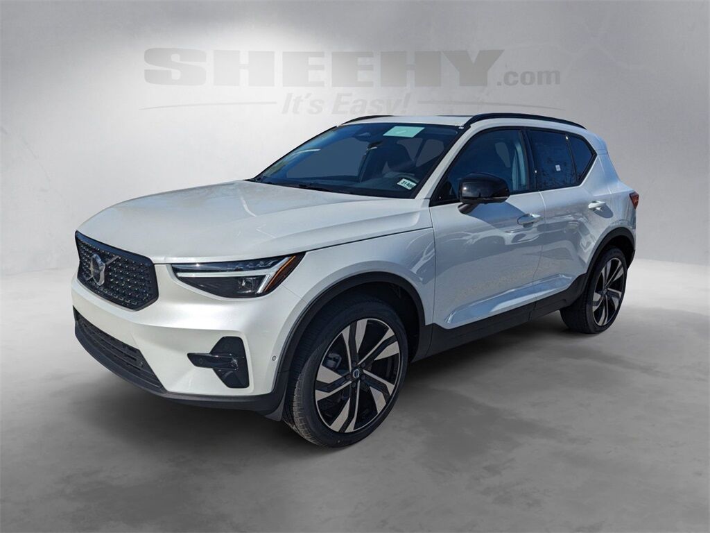 2025 Volvo XC40 B5 Plus Dark Theme Hunt Valley MD