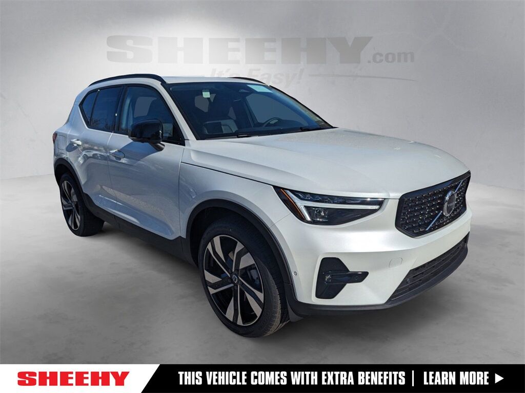 2025 Volvo XC40 B5 Plus Dark Theme Hunt Valley MD