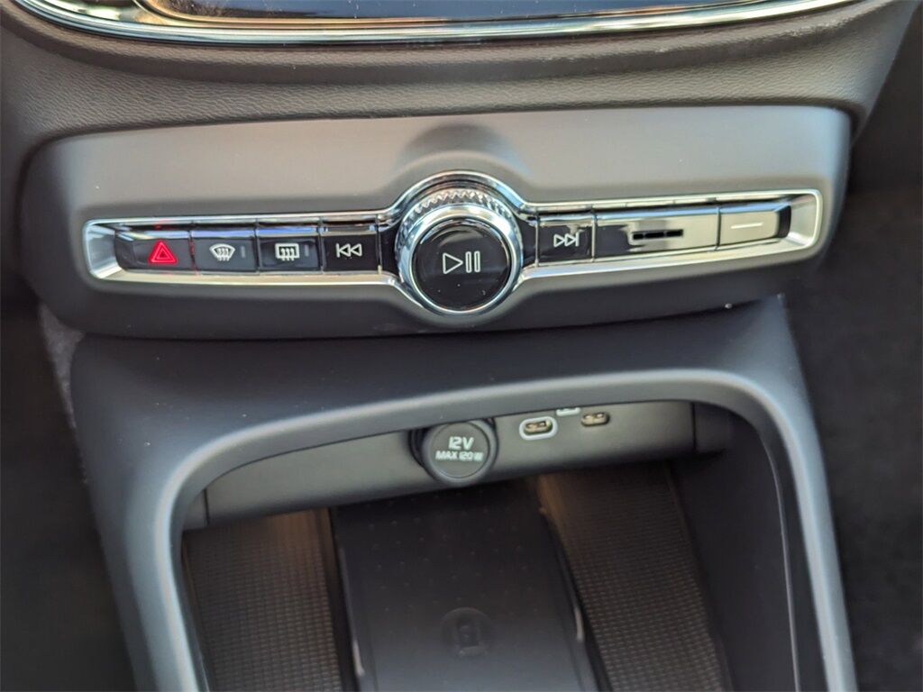 2025 Volvo XC40 B5 Plus Dark Theme Hunt Valley MD