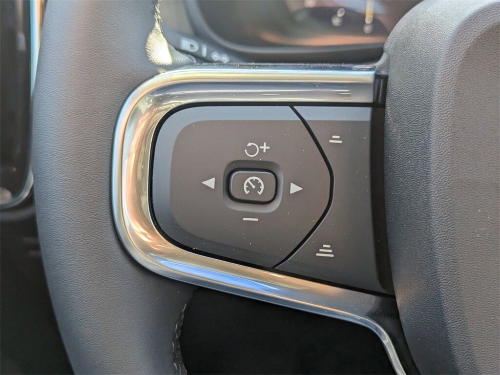 2025 Volvo XC40 B5 Plus Dark Theme Hunt Valley MD