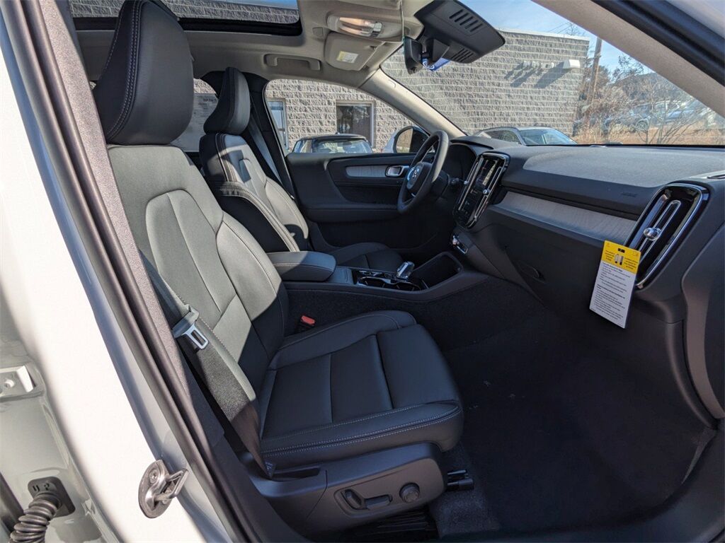 2025 Volvo XC40 B5 Plus Dark Theme Hunt Valley MD