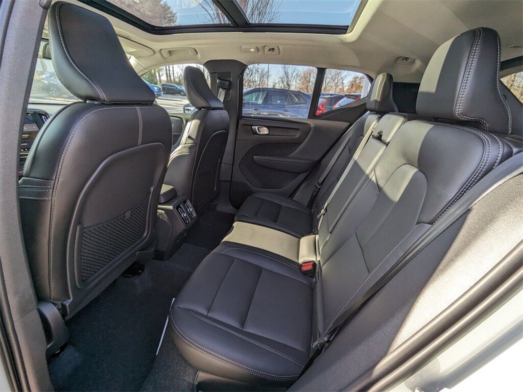 2025 Volvo XC40 B5 Plus Dark Theme Hunt Valley MD