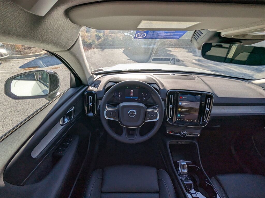 2025 Volvo XC40 B5 Plus Dark Theme Hunt Valley MD