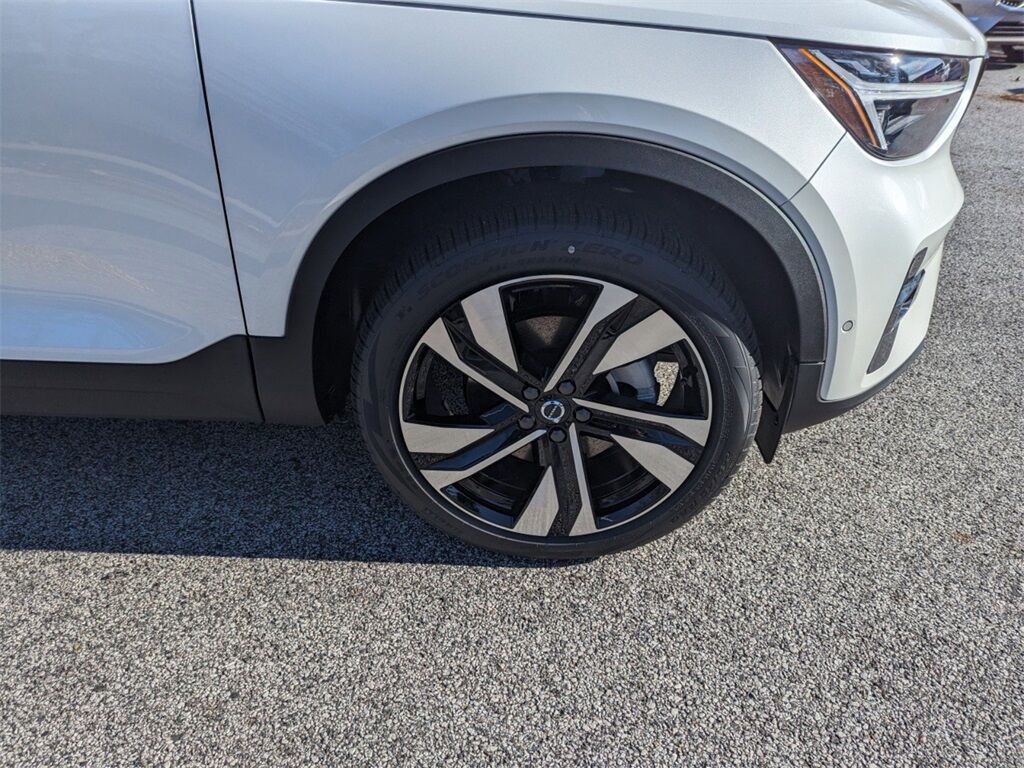 2025 Volvo XC40 B5 Plus Dark Theme Hunt Valley MD