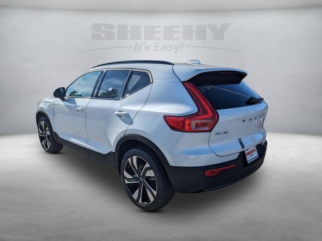 2025 Volvo XC40 B5 Plus Dark Theme Hunt Valley MD