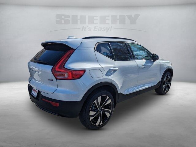 2025 Volvo XC40 B5 Plus Dark Theme Hunt Valley MD