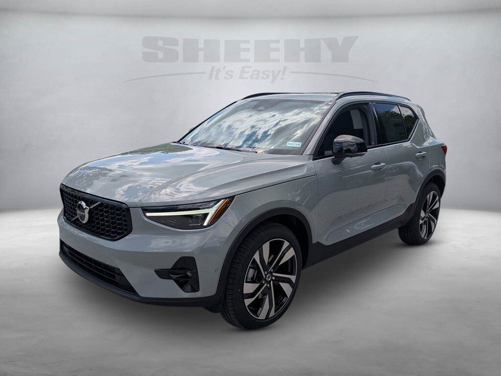 2025 Volvo XC40 B5 Plus Dark Theme Hunt Valley MD
