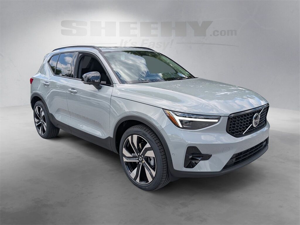 2025 Volvo XC40 B5 Plus Dark Theme Hunt Valley MD