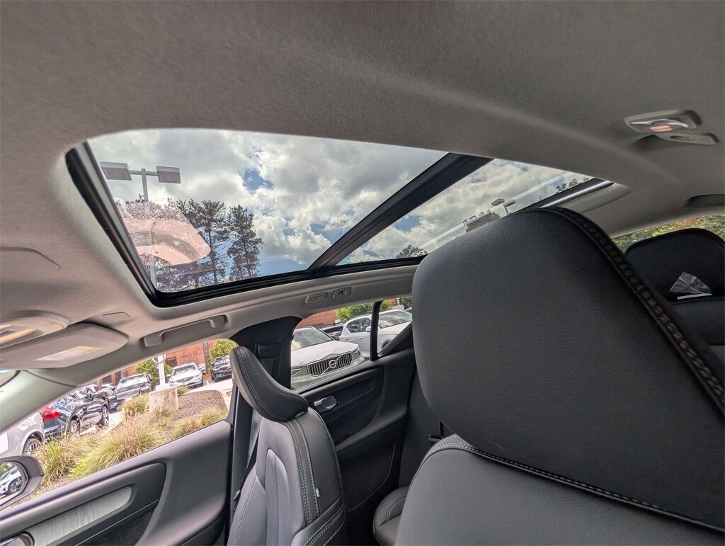 2025 Volvo XC40 B5 Plus Dark Theme Hunt Valley MD