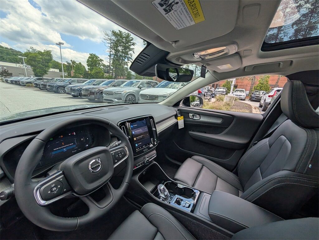 2025 Volvo XC40 B5 Plus Dark Theme Hunt Valley MD