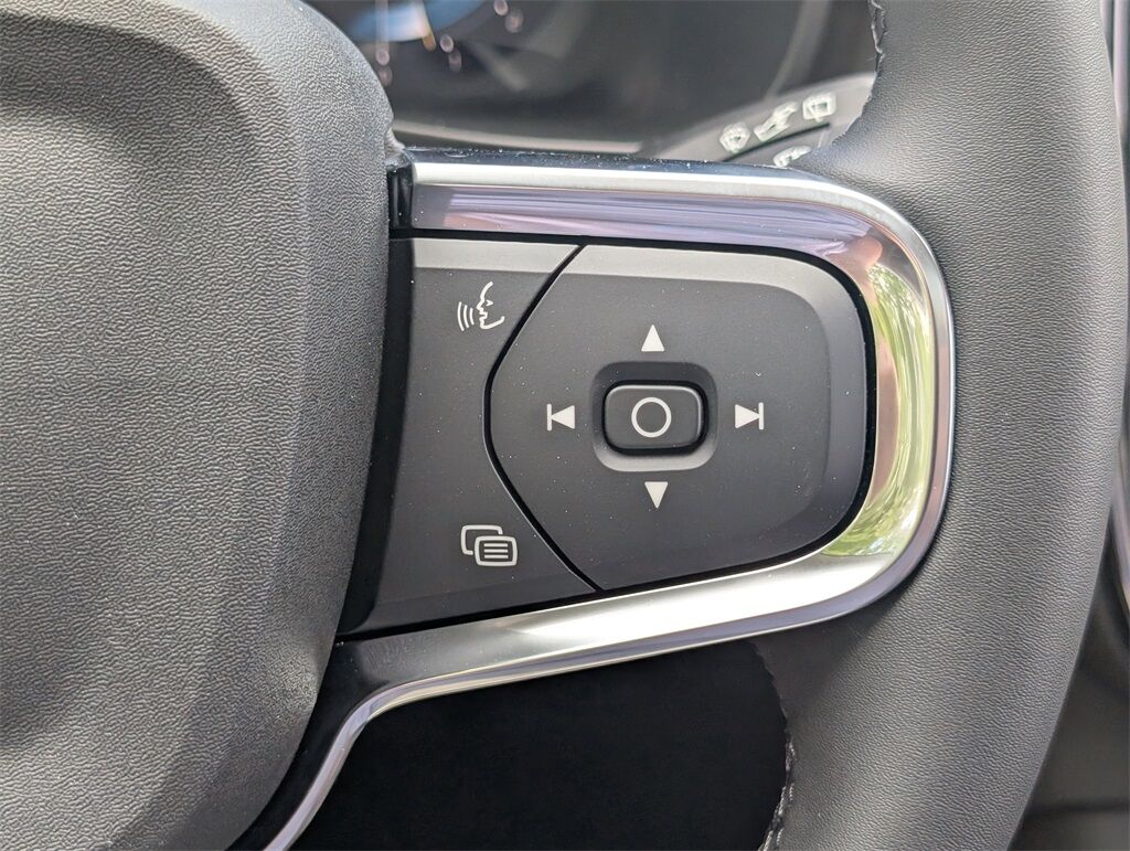 2025 Volvo XC40 B5 Plus Dark Theme Hunt Valley MD