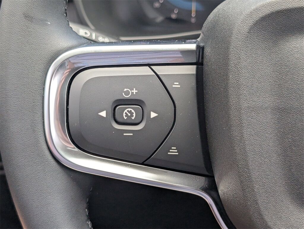 2025 Volvo XC40 B5 Plus Dark Theme Hunt Valley MD
