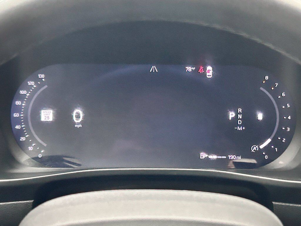 2025 Volvo XC40 B5 Ultra Bright Theme Portland OR