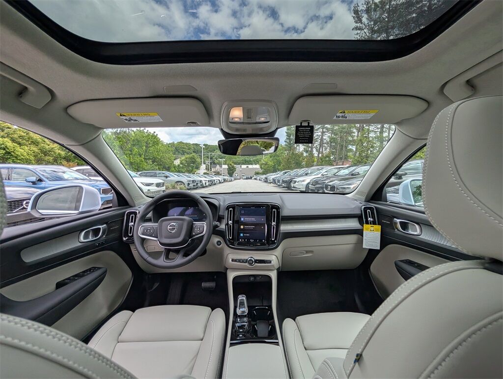 2025 Volvo XC40 B5 Ultra Bright Hunt Valley MD