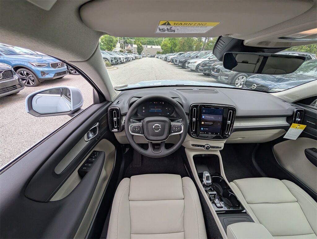 2025 Volvo XC40 B5 Ultra Bright Hunt Valley MD