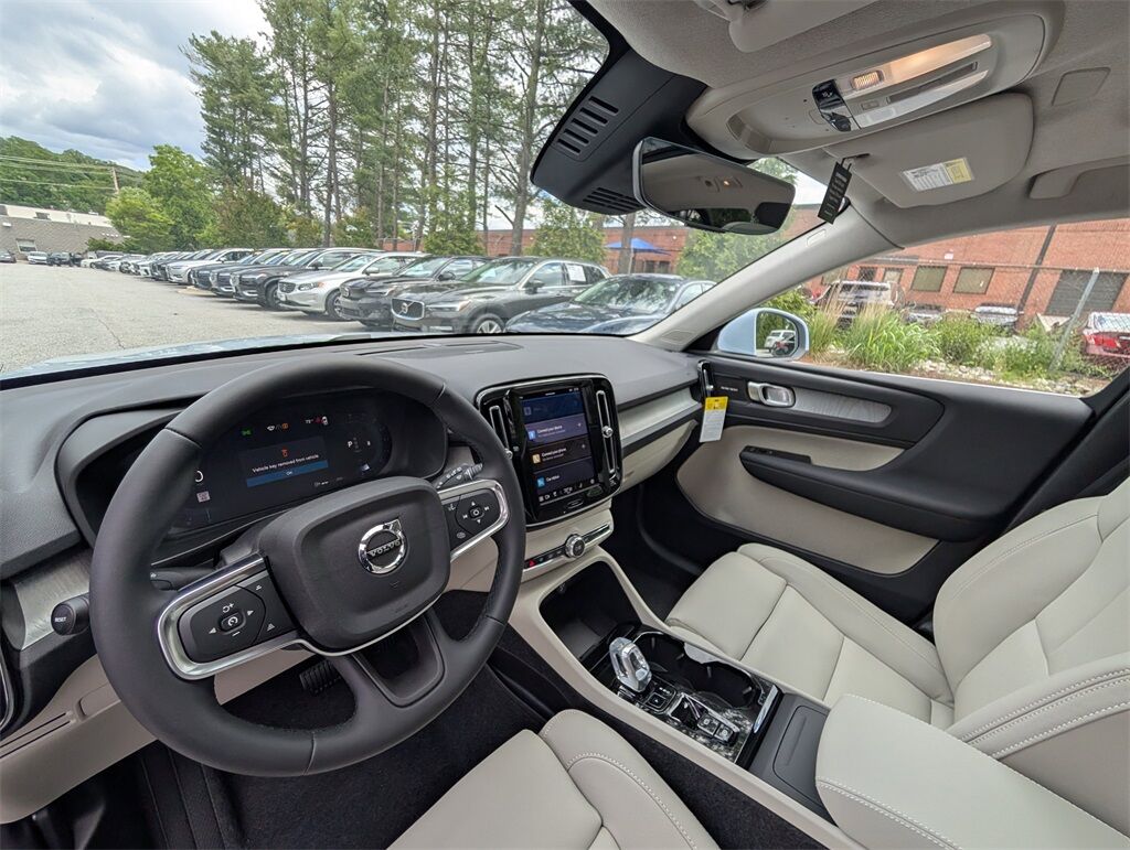 2025 Volvo XC40 B5 Ultra Bright Hunt Valley MD