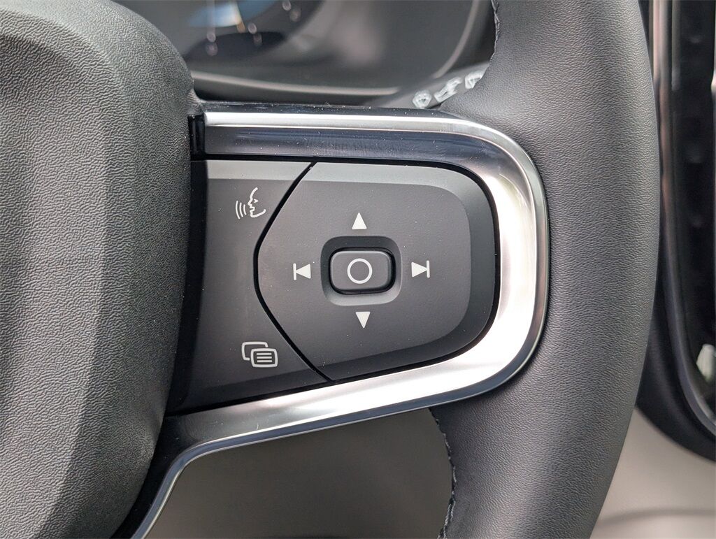 2025 Volvo XC40 B5 Ultra Bright Hunt Valley MD