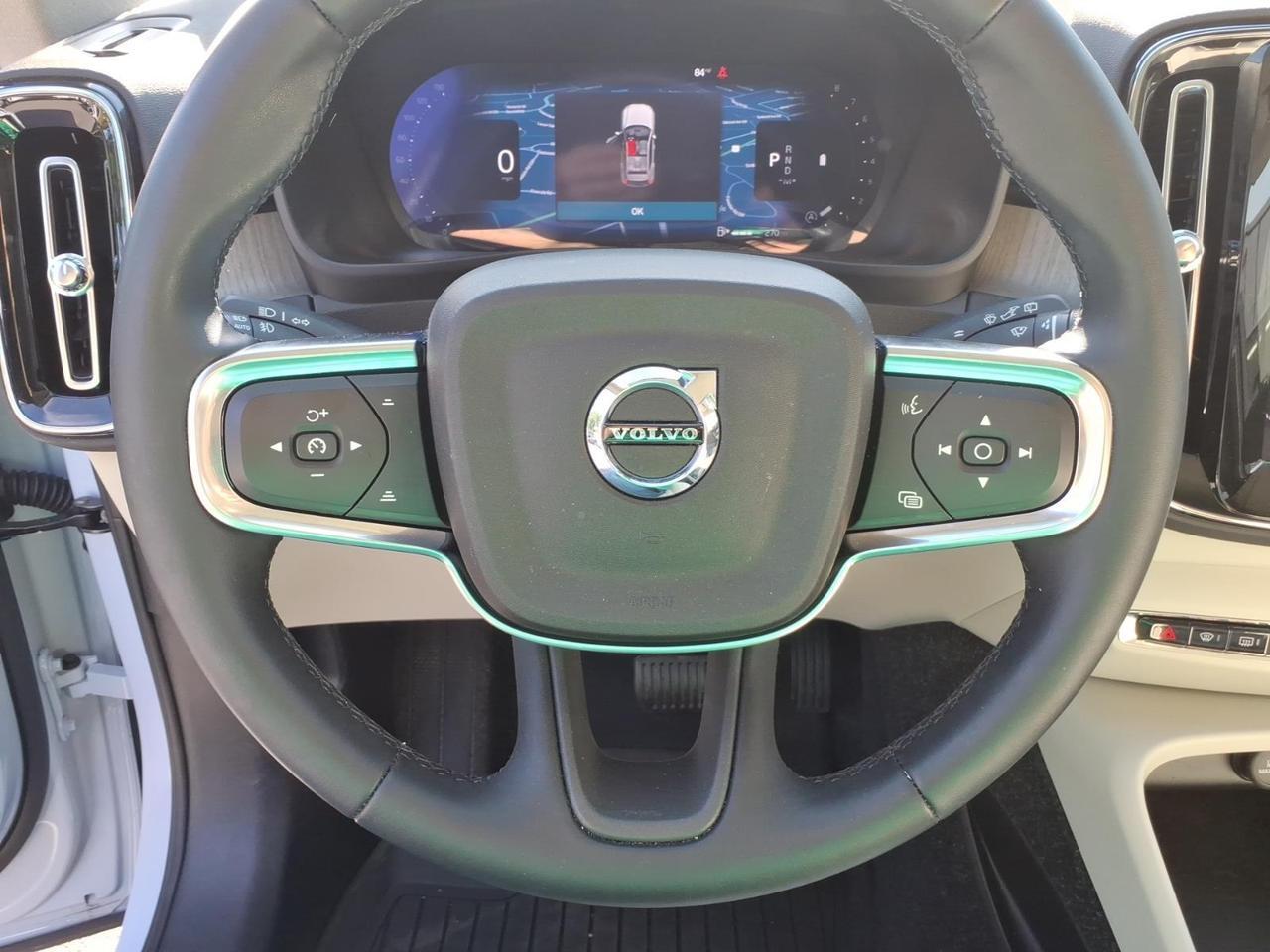 2025 Volvo XC40 B5 Ultra Dark Theme Roanoke VA