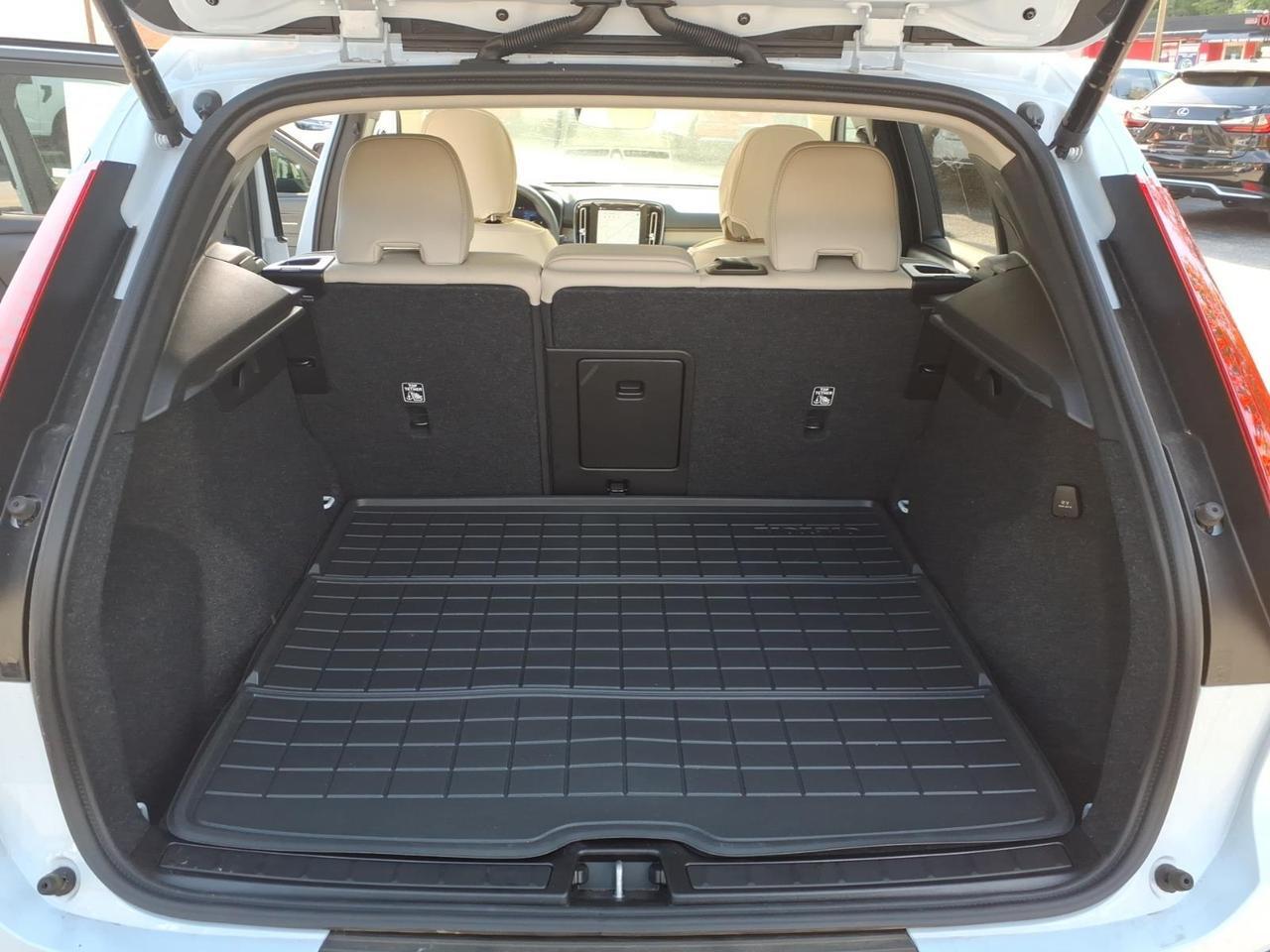 2025 Volvo XC40 B5 Ultra Dark Theme Roanoke VA