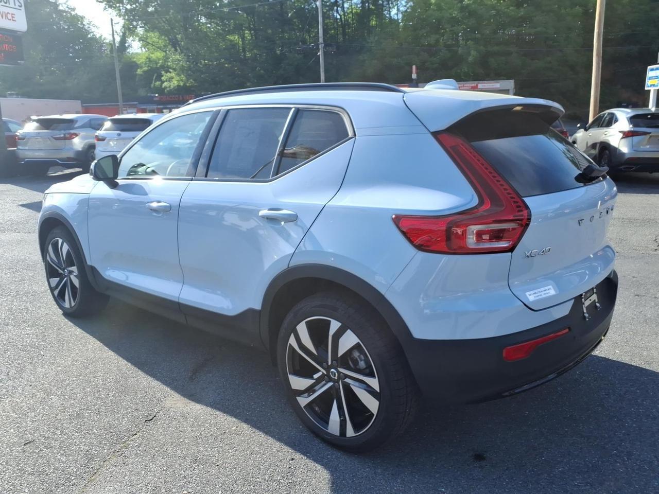 2025 Volvo XC40 B5 Ultra Dark Theme Roanoke VA