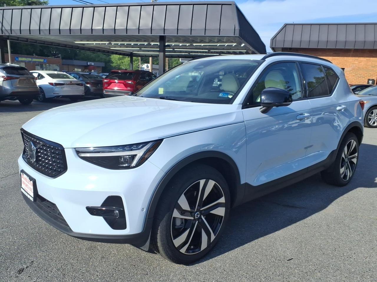 2025 Volvo XC40 B5 Ultra Dark Theme Roanoke VA