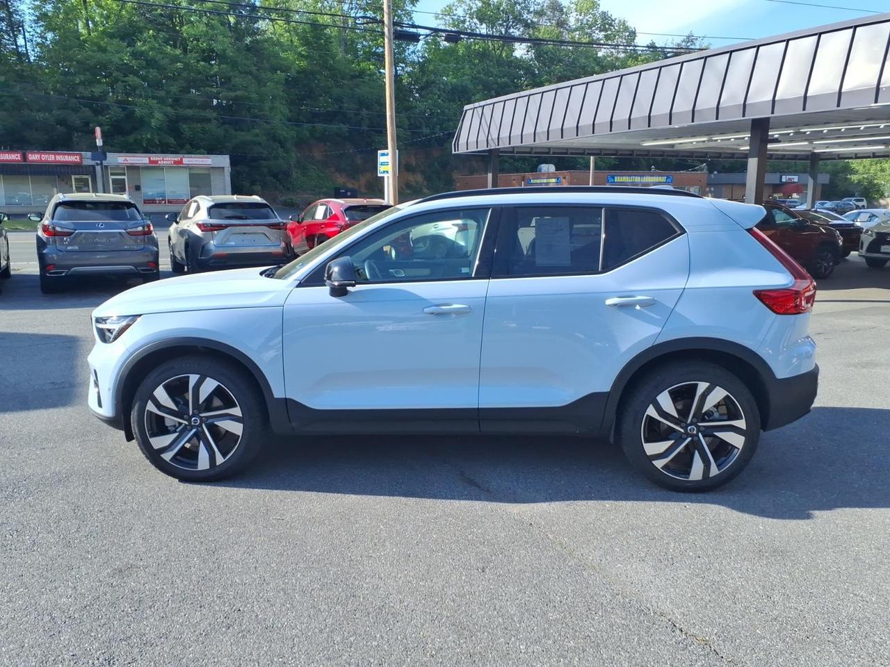 2025 Volvo XC40 B5 Ultra Dark Theme Roanoke VA