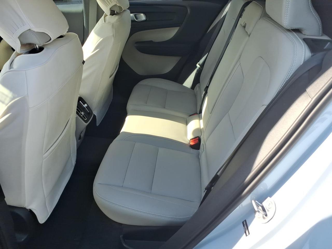 2025 Volvo XC40 B5 Ultra Dark Theme Roanoke VA
