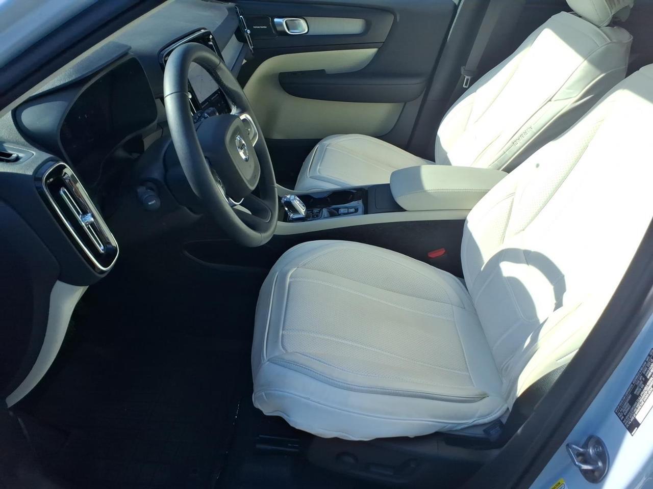 2025 Volvo XC40 B5 Ultra Dark Theme Roanoke VA