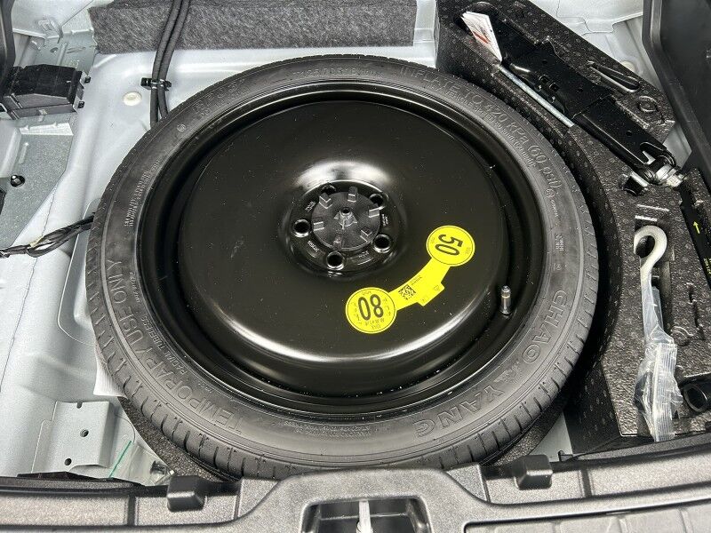 2025 Volvo XC40 Core Bright Theme - LEATHER - SUNROOF Whitinsville MA