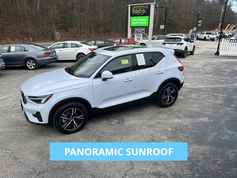 2025 Volvo XC40 Core Bright Theme - LEATHER - SUNROOF Whitinsville MA