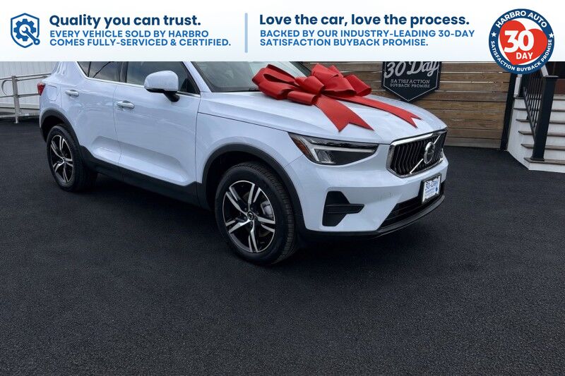 2025 Volvo XC40 Core Bright Theme - LEATHER - SUNROOF